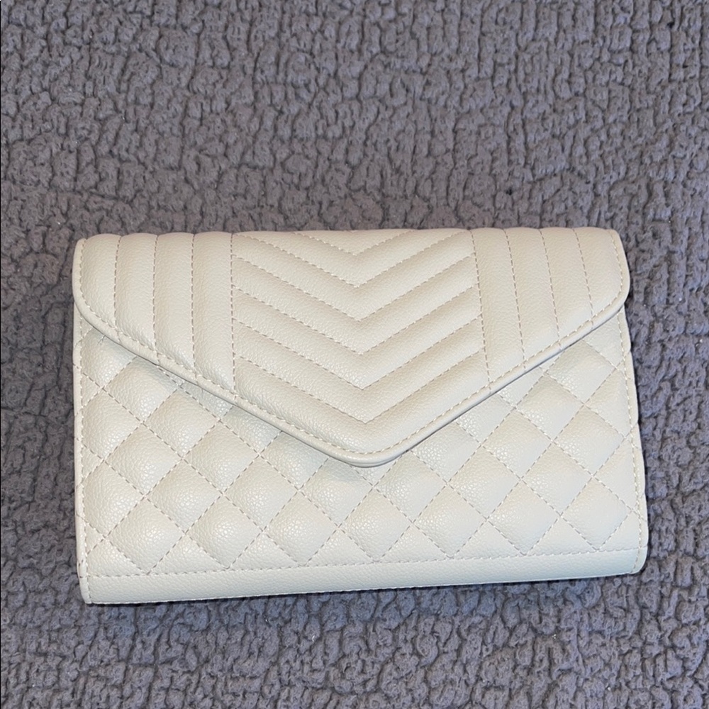 Elegant Cream Quilted Women's Bag
